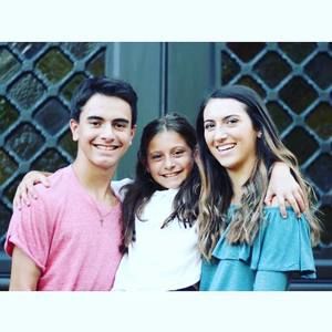 Meet your Posher, Mia